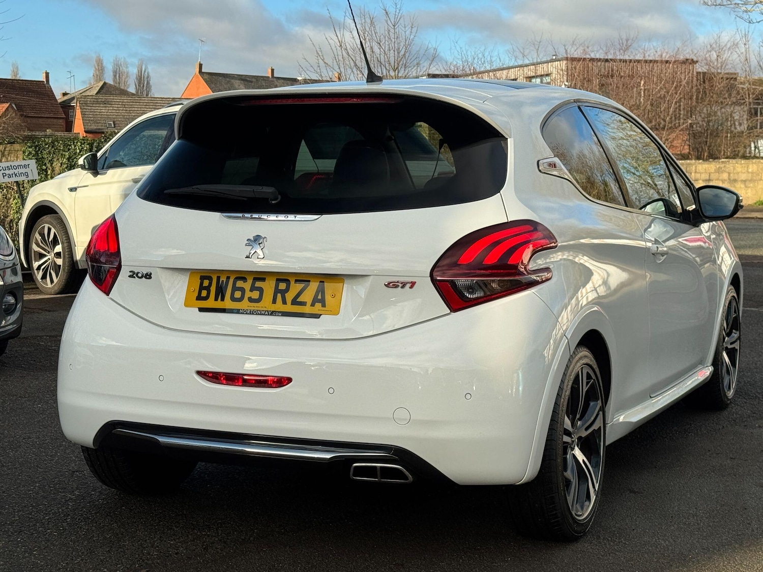 Used Peugeot 208 2016 for sale - 77162725: Photo 3