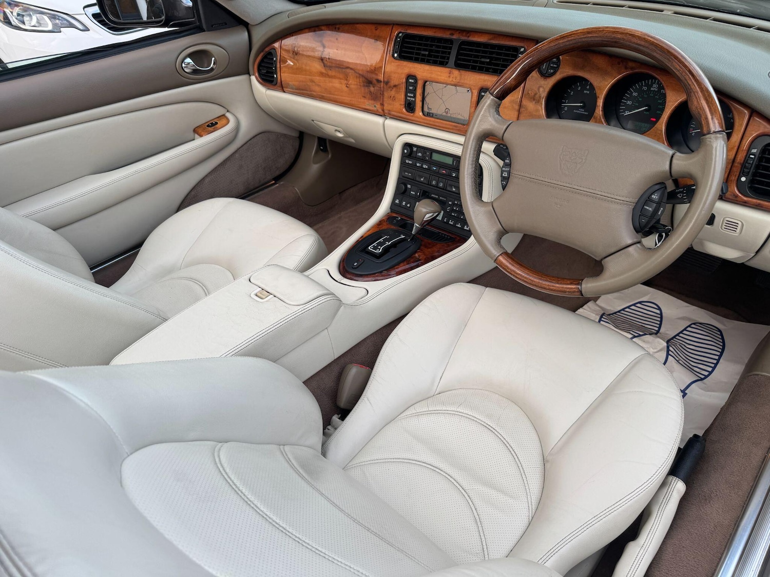 Used Jaguar XKR 2008 for sale - 76936061: Photo 8