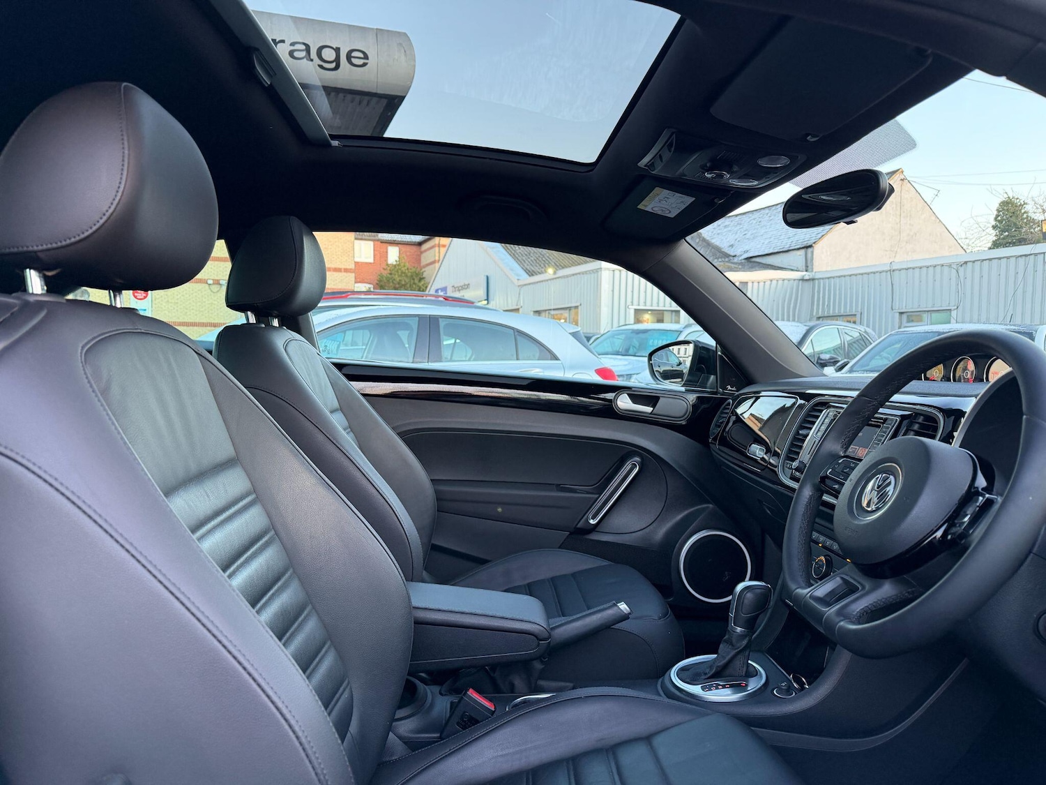 Used Volkswagen Beetle 2015 for sale - 77109022: Photo 10