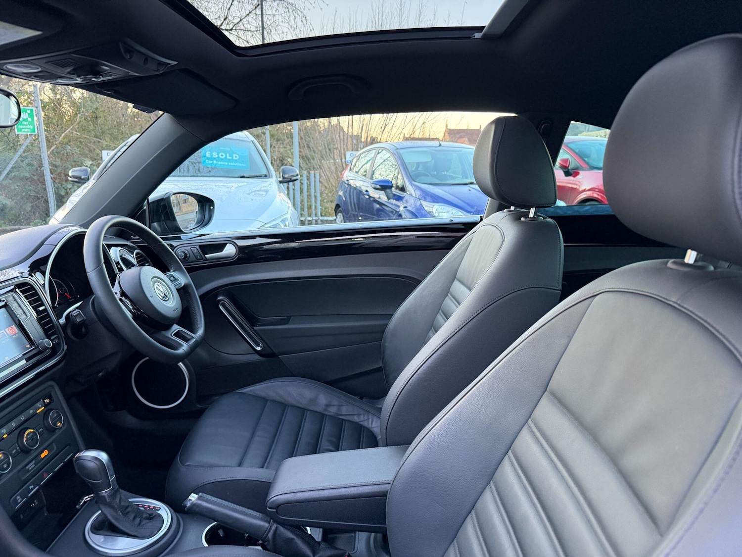 Used Volkswagen Beetle 2015 for sale - 77109022: Photo 16