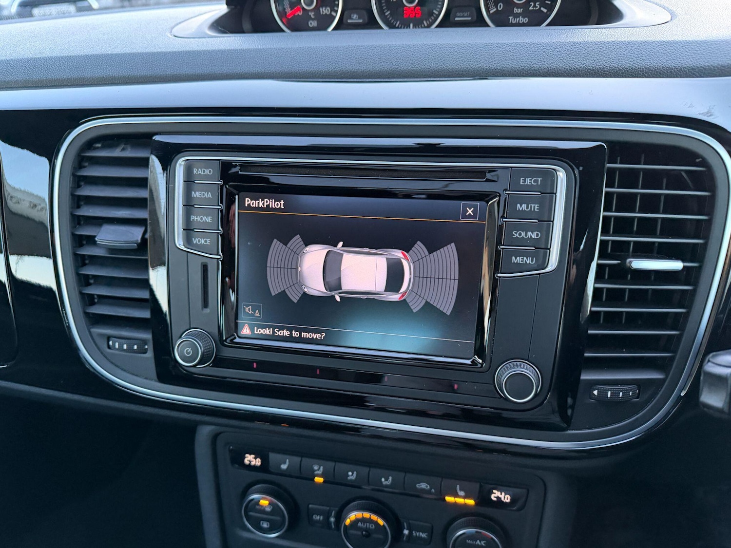 Used Volkswagen Beetle 2015 for sale - 77109022: Photo 18