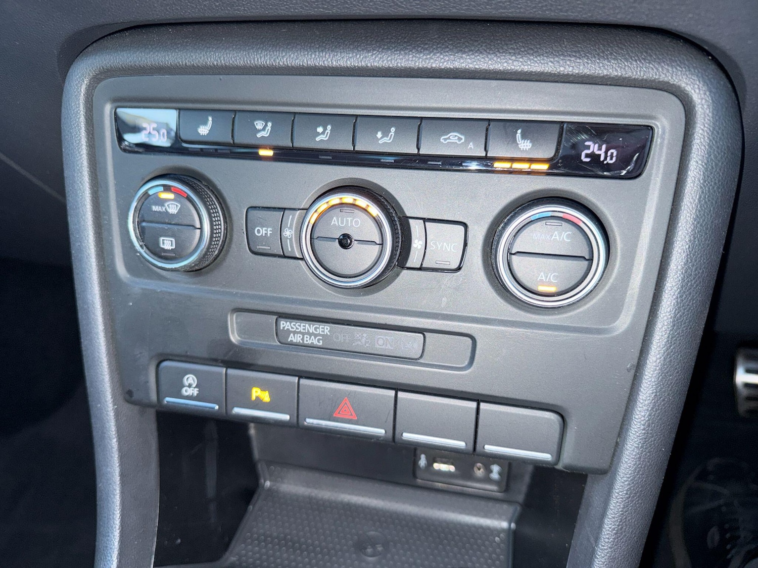 Used Volkswagen Beetle 2015 for sale - 77109022: Photo 20