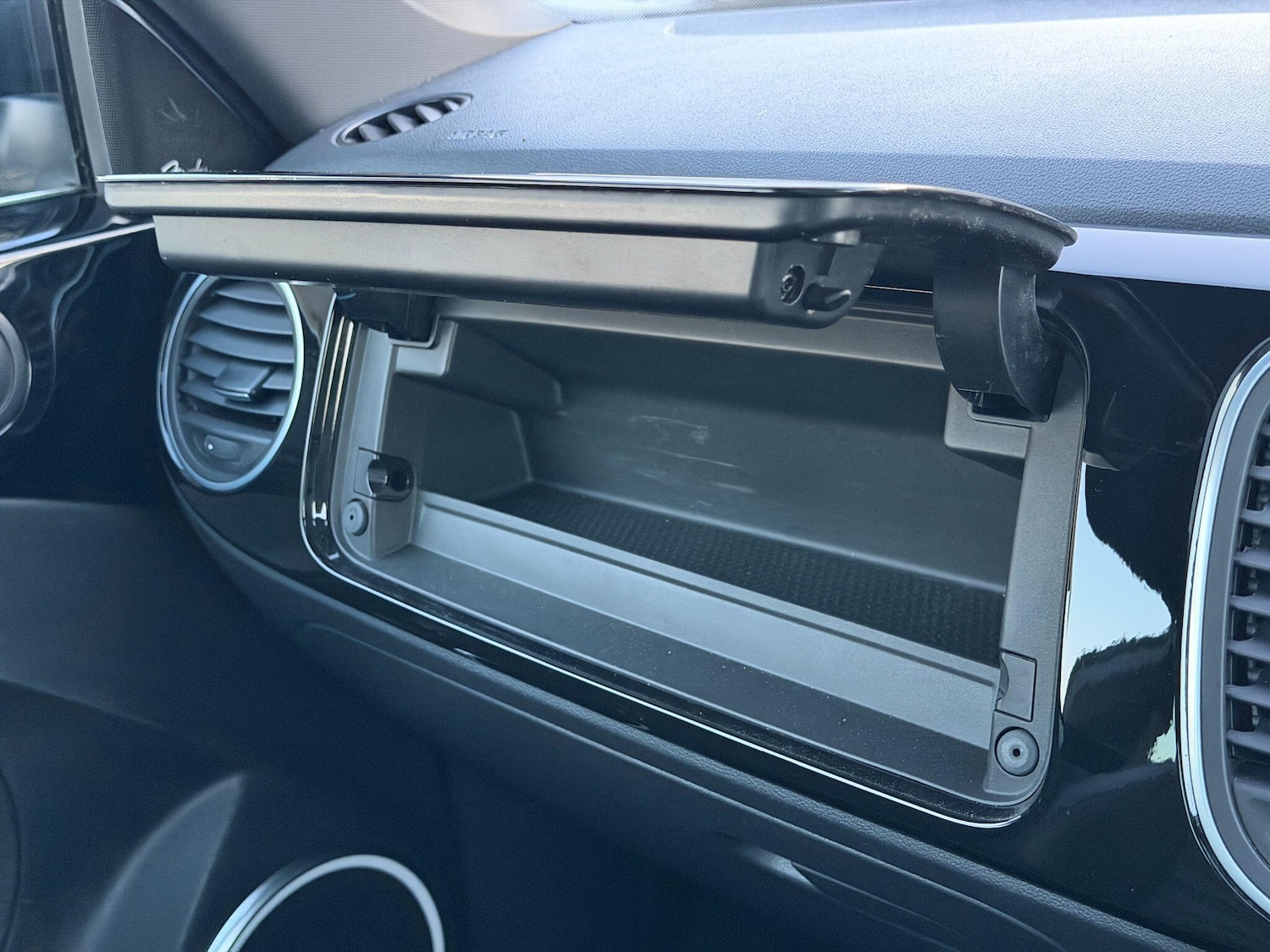 Used Volkswagen Beetle 2015 for sale - 77109022: Photo 25