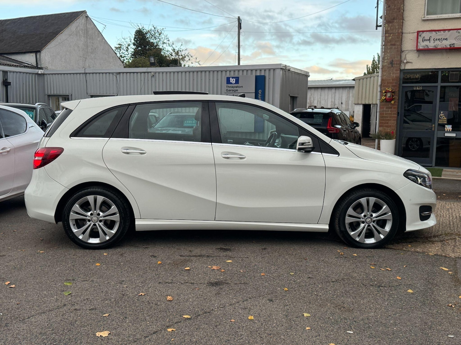 Used Mercedes-Benz B Class 2017 for sale - 76936242: Photo 2