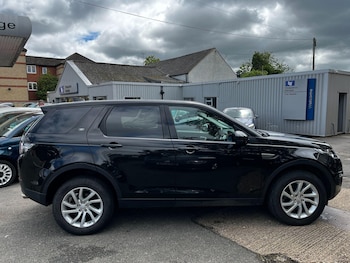 Used Land Rover Discovery Sport 2018 for sale - 78878530: Photo