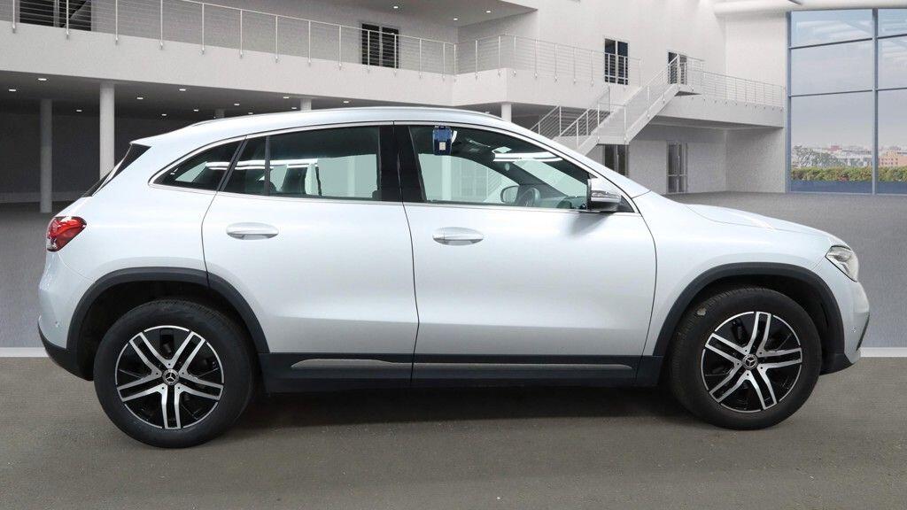 Used Mercedes-Benz GLA 2020 for sale - 78034132: Photo 2