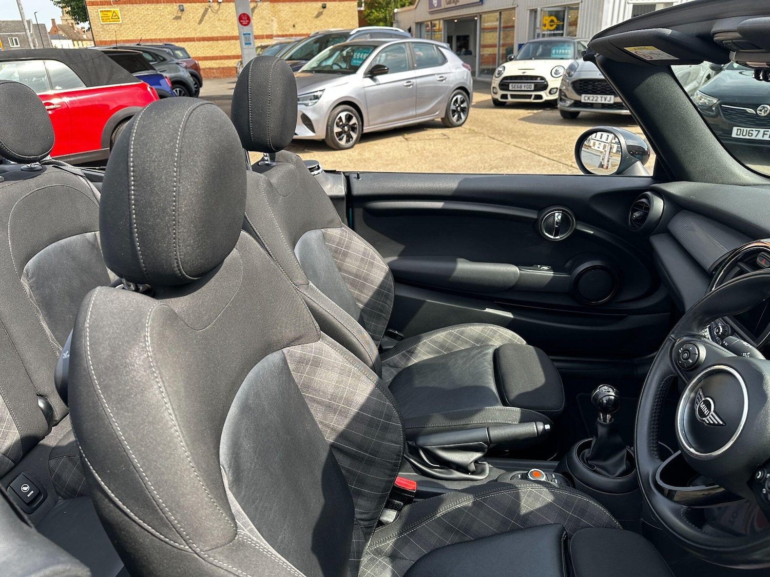 Used MINI Convertible 2018 for sale - 76936550: Photo 19