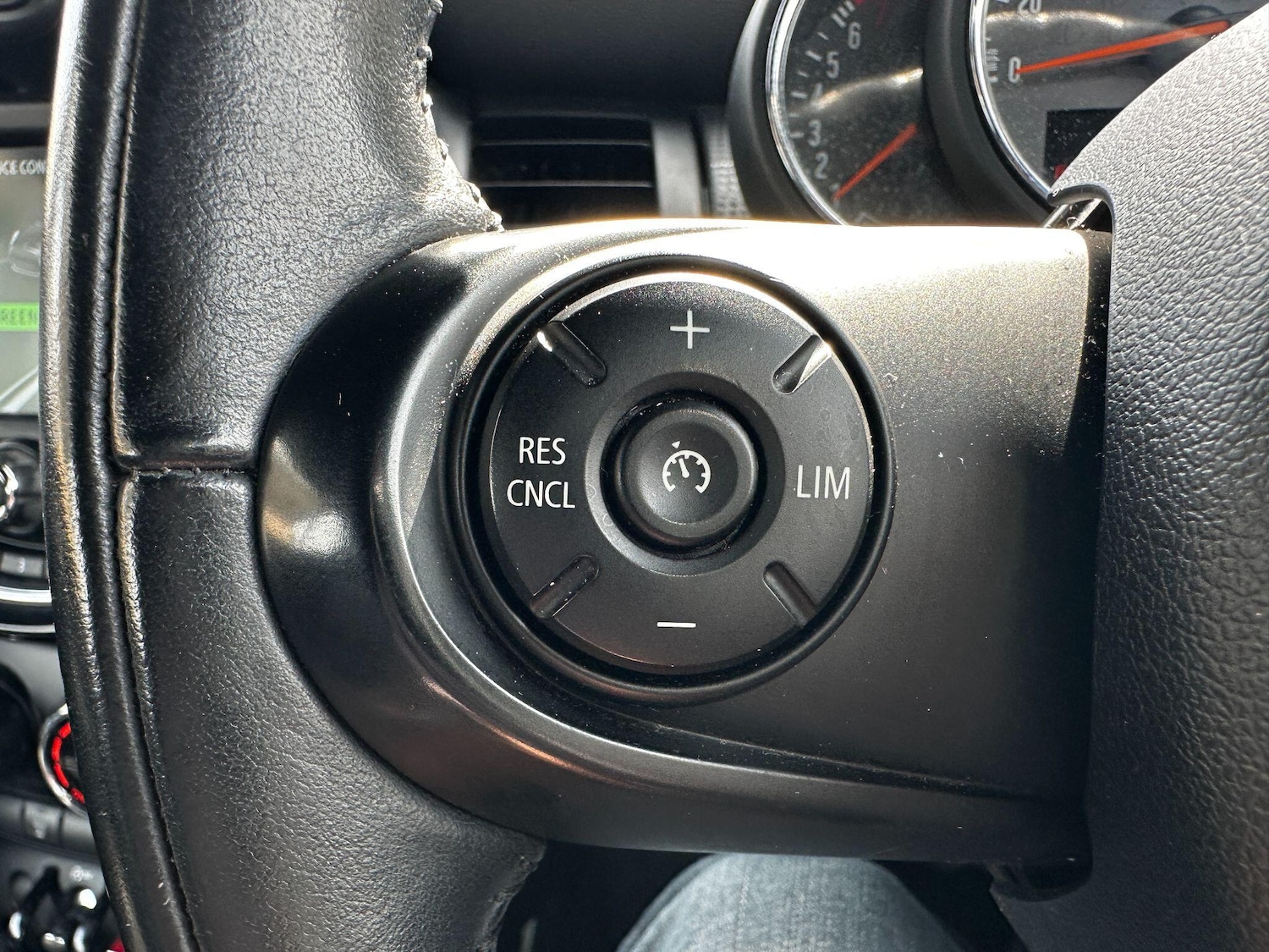 Used MINI Convertible 2018 for sale - 76936550: Photo 32