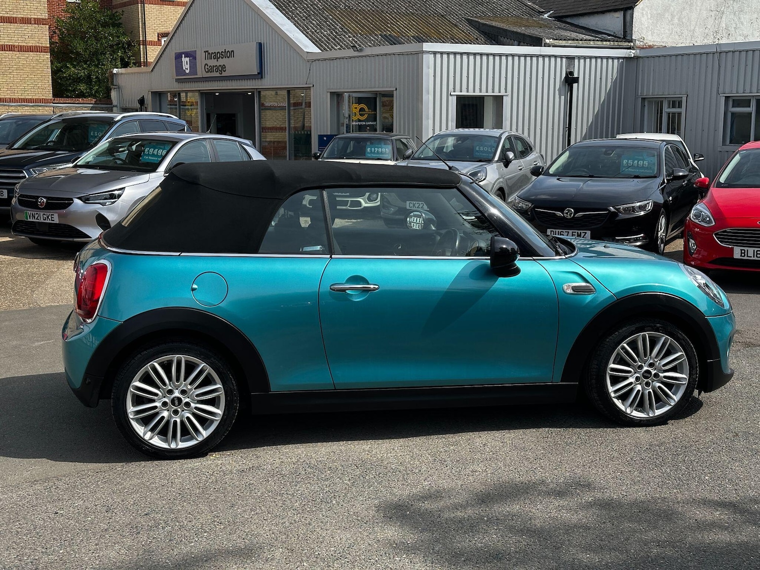 Used MINI Convertible 2018 for sale - 76936550: Photo 8