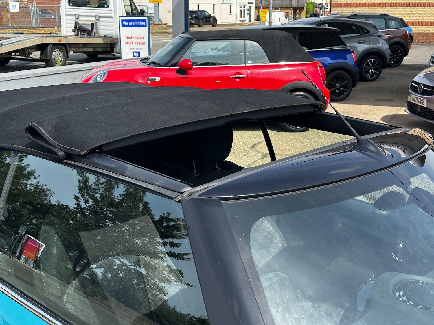 Used MINI Convertible 2018 for sale - 76936550: Photo 9