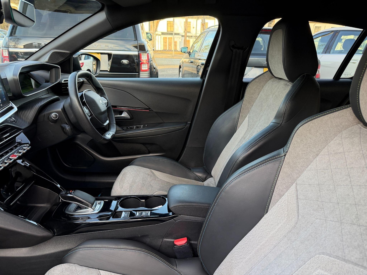 Used Peugeot 208 2020 for sale - 76936738: Photo 18