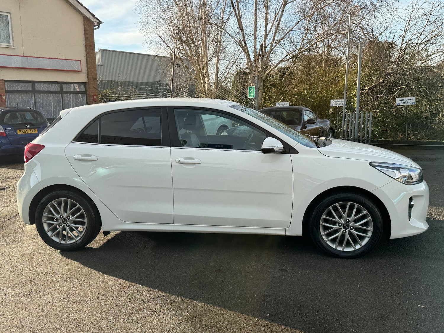 Used Kia Rio 2017 for sale - 77203662: Photo 2
