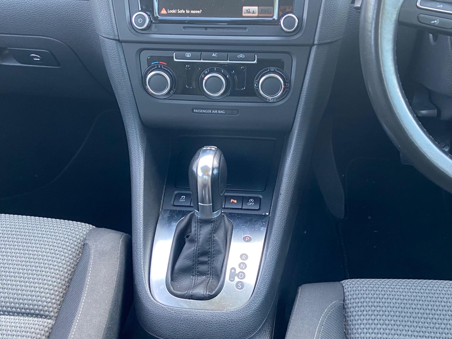 Used Volkswagen Golf 2011 for sale - 76753008: Photo 19