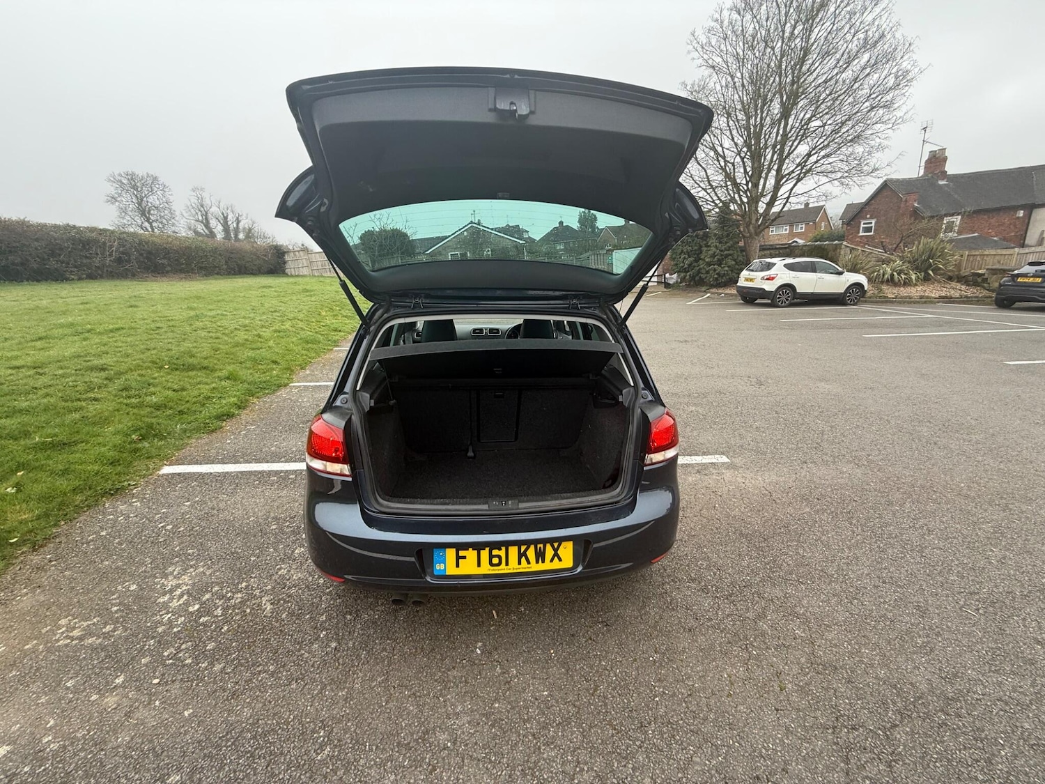 Used Volkswagen Golf 2011 for sale - 77970073: Photo 28