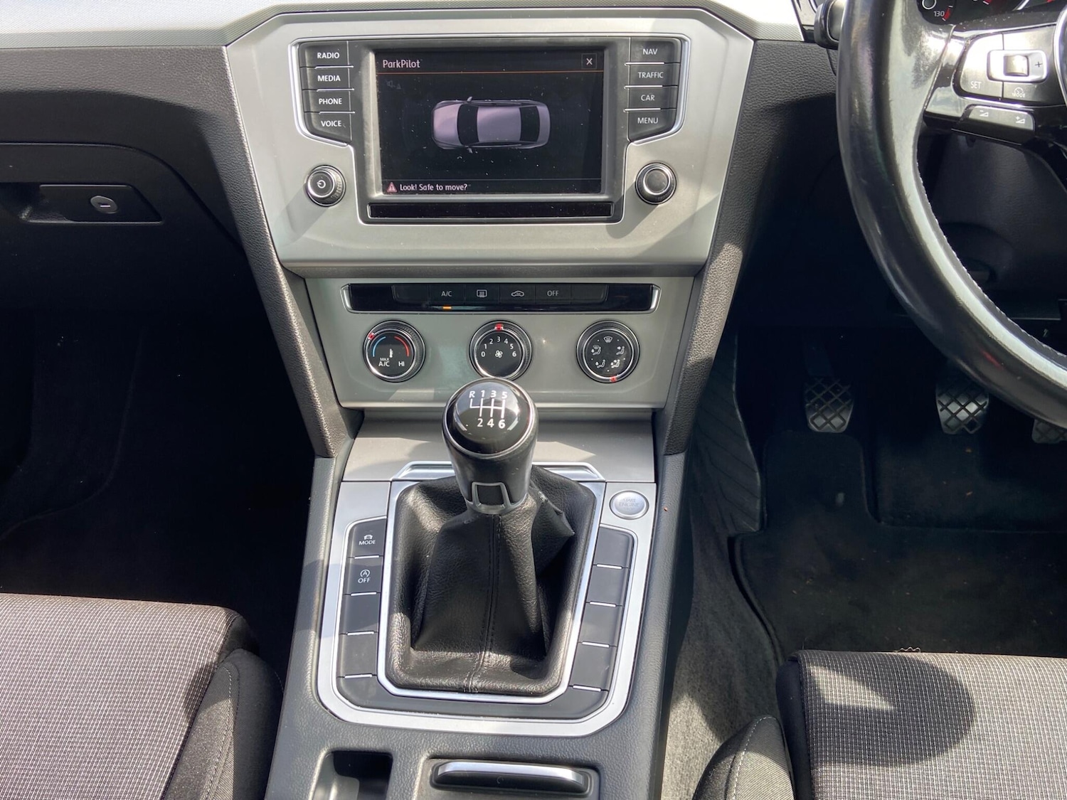 Used Volkswagen Passat 2015 for sale - 76539596: Photo 30