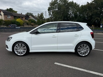 Used Volkswagen Polo 2017 for sale - 79440682: Photo