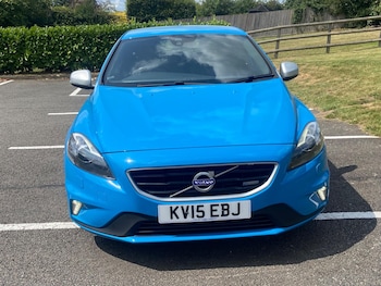 Used Volvo V40 2015 for sale - 75463745: Photo