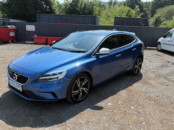Used Volvo V40 2016 for sale - 79018694: Photo