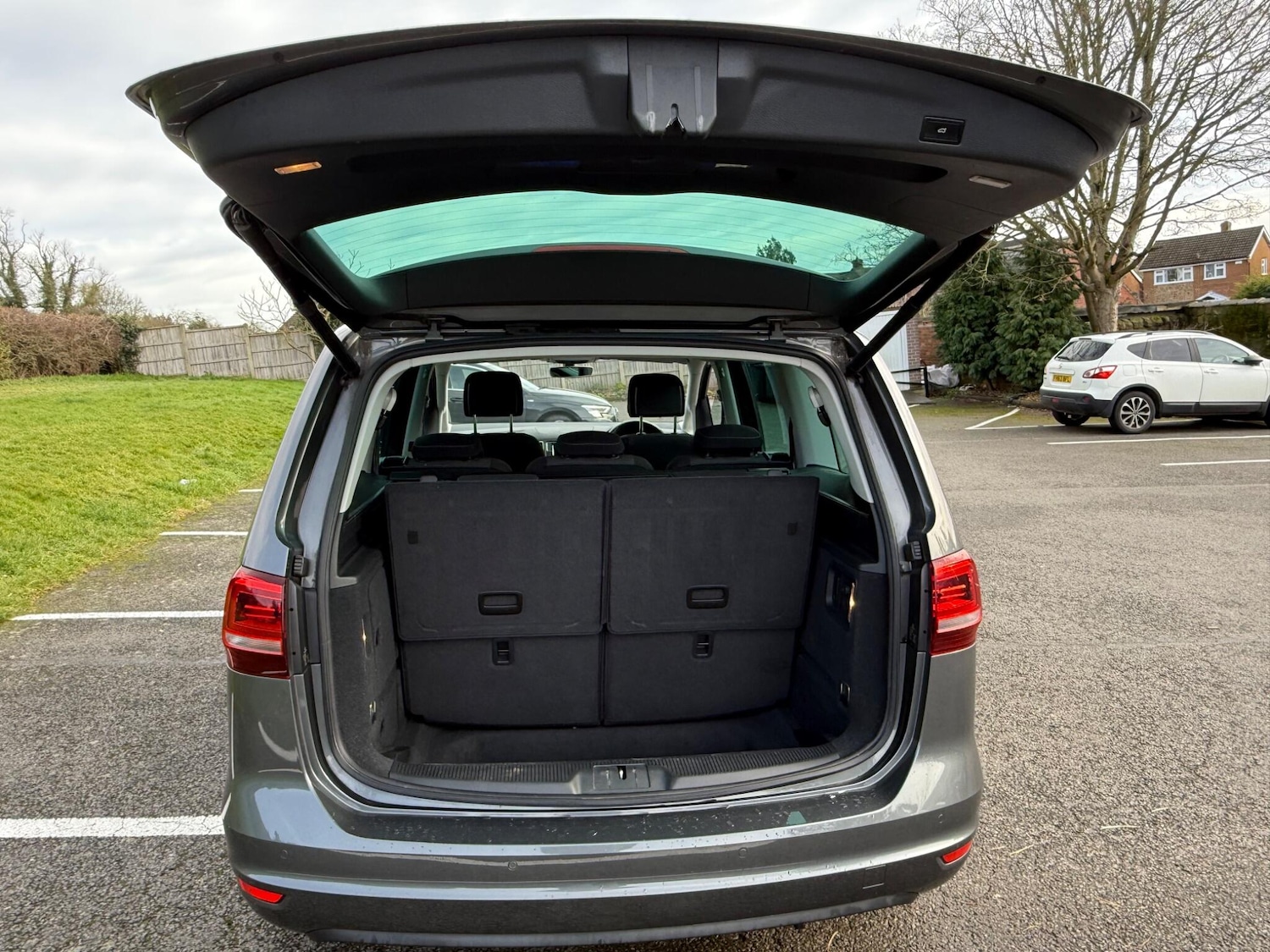 Used Volkswagen Sharan 2016 for sale - 77612915: Photo 25