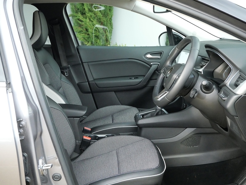 Used Renault Captur 2021 for sale - 76686800: Photo 20