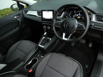 Used Renault Captur 2021 for sale - 76686800: Photo