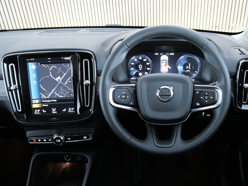 Used Volvo XC40 2022 for sale - 77840637: Photo 28