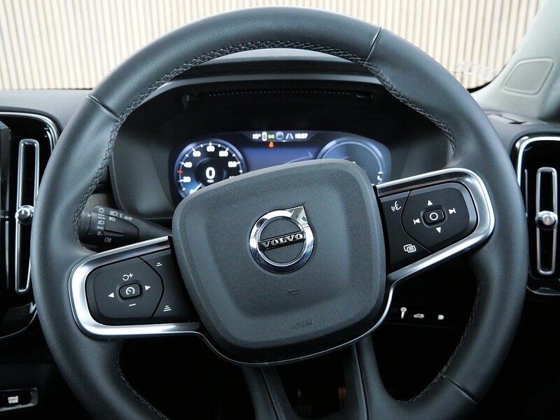 Used Volvo XC40 2022 for sale - 77840637: Photo 37