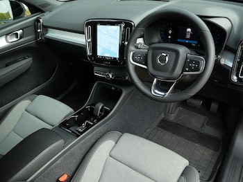 Used Volvo XC40 2023 for sale - 75700808: Photo
