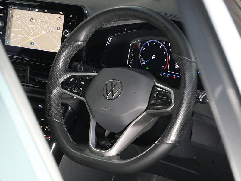 Used Volkswagen T-Roc 2023 for sale - 77276913: Photo 8