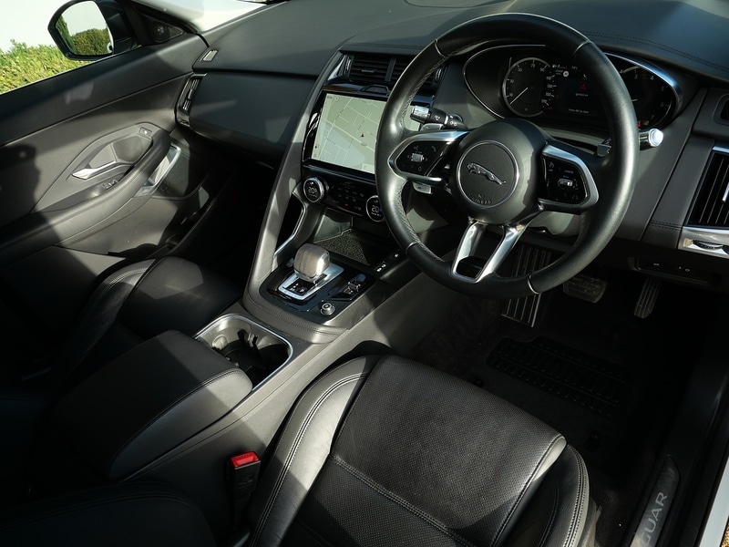 Used Jaguar E-Pace 2021 for sale - 76707308: Photo 3