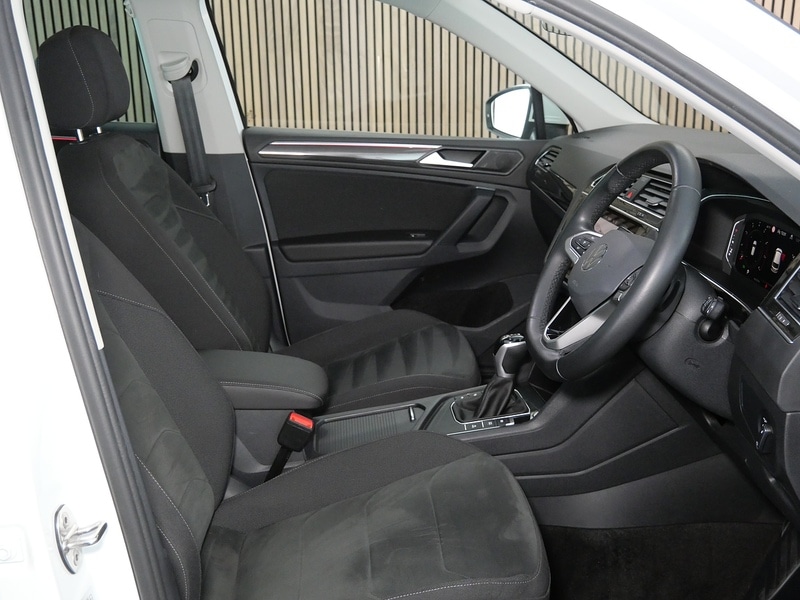 Used Volkswagen Tiguan 2023 for sale - 78069570: Photo 32