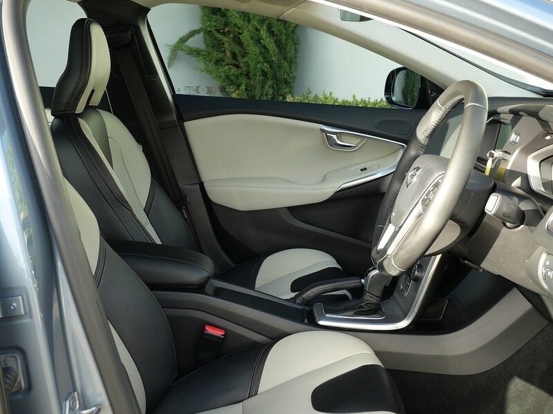 Used Volvo V40 Cross Country 2016 for sale - 76798879: Photo 18