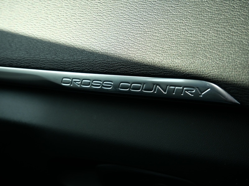 Used Volvo V40 Cross Country 2016 for sale - 76798879: Photo 28