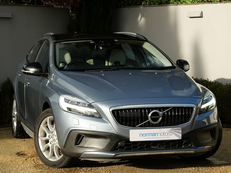 Used Volvo V40 Cross Country 2016 for sale - 76798879: Photo 8