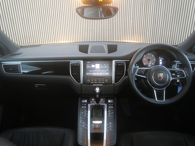 Used Porsche Macan 2017 for sale - 77494311: Photo 31