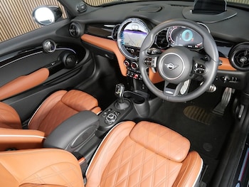 Used MINI Convertible 2023 for sale - 79335012: Photo