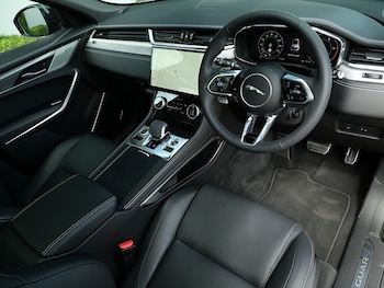 Used Jaguar F-Pace 2023 for sale - 75265301: Photo