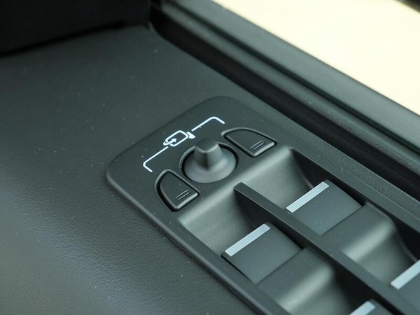 Used Land Rover Discovery Sport 2023 for sale - 76133042: Photo 33