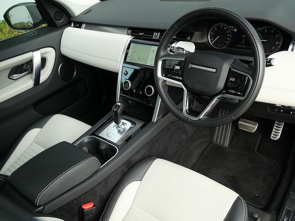 Used Land Rover Discovery Sport 2023 for sale - 76133042: Photo 4