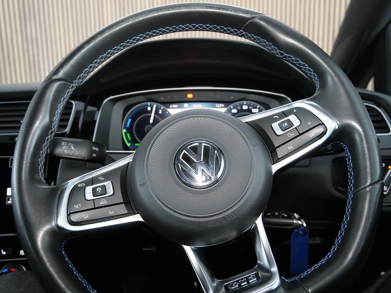 Used Volkswagen Golf 2017 for sale - 77920928: Photo 38