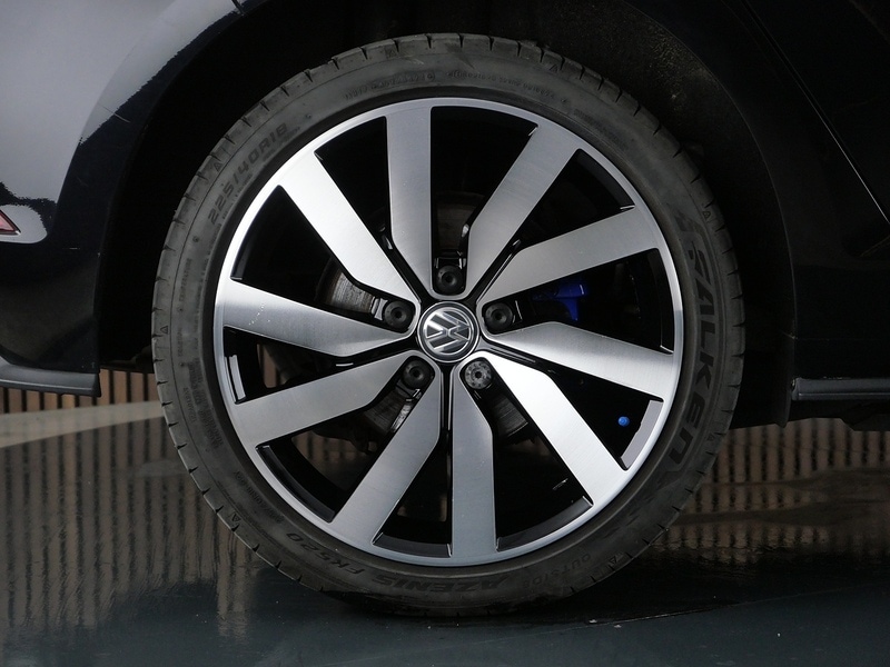 Used Volkswagen Golf 2017 for sale - 77920928: Photo 47