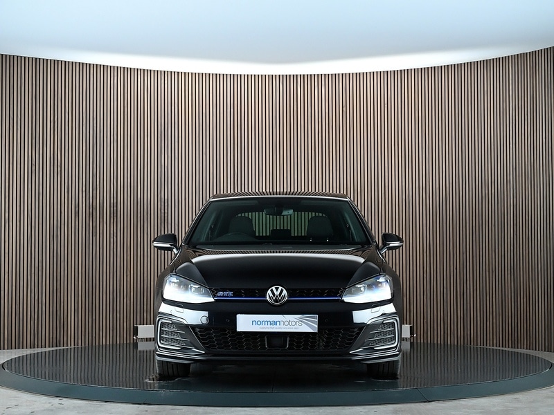 Used Volkswagen Golf 2017 for sale - 77920928: Photo 6