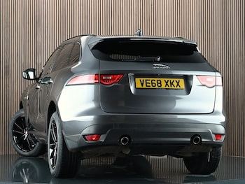 Used Jaguar F-Pace 2018 for sale - 77328800: Photo