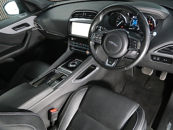 Used Jaguar F-Pace 2018 for sale - 77328800: Photo