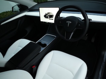 Used Tesla Model Y 2022 for sale - 76950843: Photo