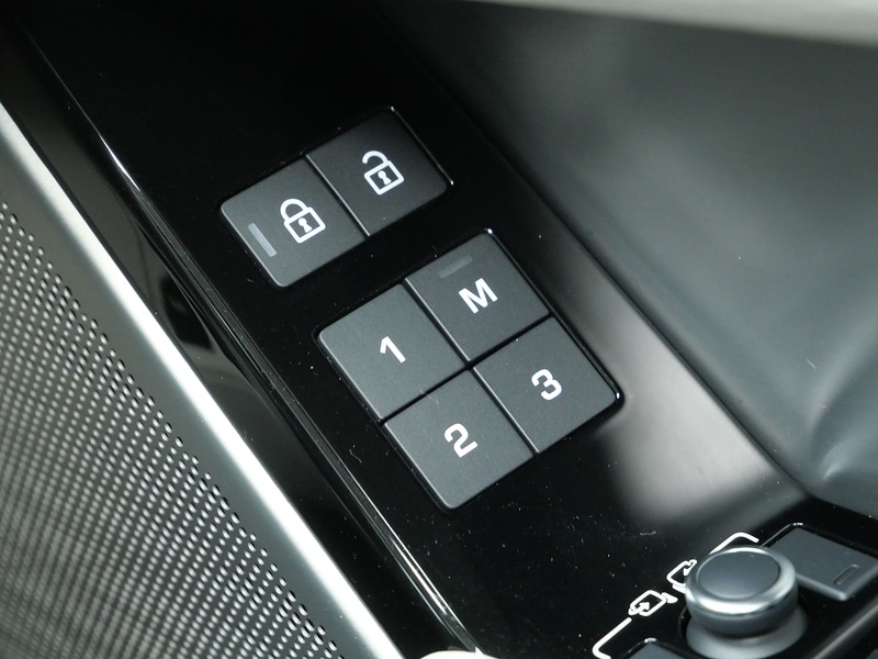 Used Land Rover Range Rover Velar 2021 for sale - 77065422: Photo 31