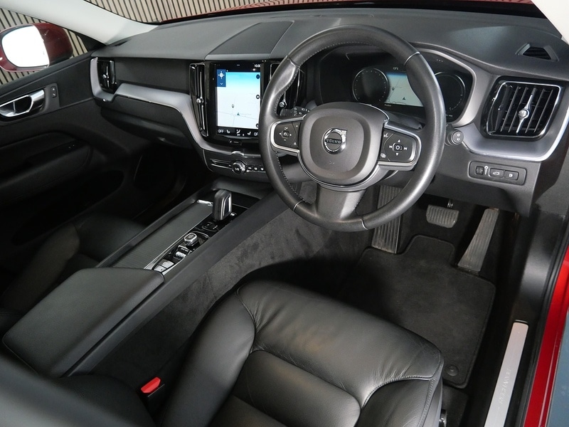 Used Volvo XC60 2021 for sale - 77288646: Photo 3