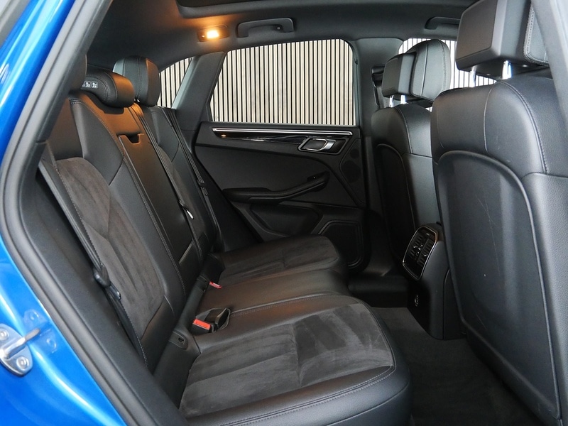 Used Porsche Macan 2017 for sale - 77840736: Photo 32