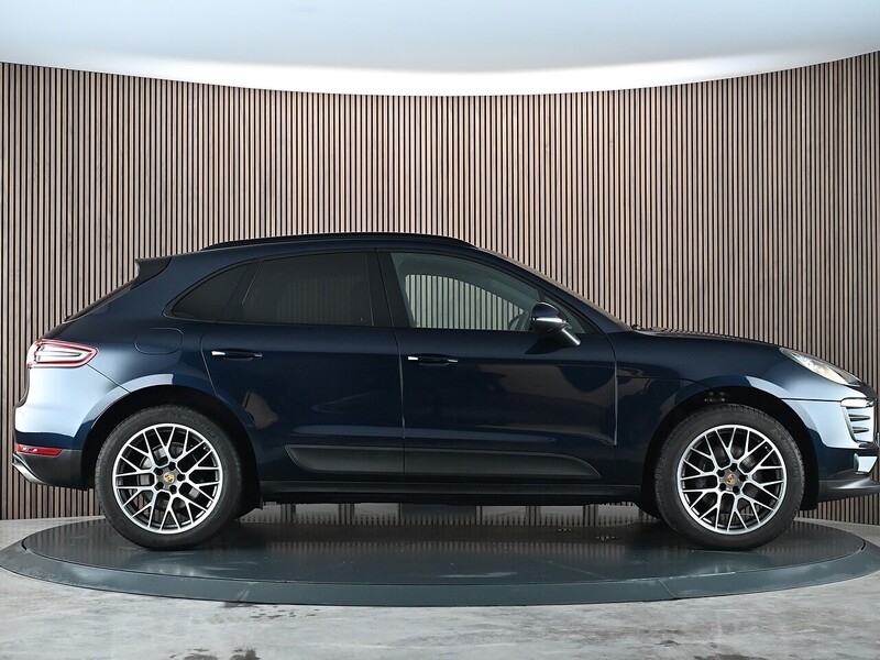 Used Porsche Macan 2018 for sale - 77200910: Photo 11