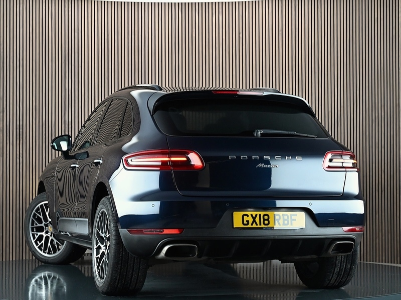 Used Porsche Macan 2018 for sale - 77200910: Photo 2
